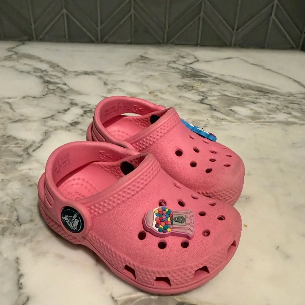 $15 ADD ON Crocs in pink baby‎ girl Sz 4c KIBBITZ